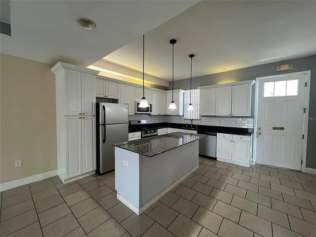3 bed, 2.5 bath, 1512 sqft, $1,850 — Photo 4