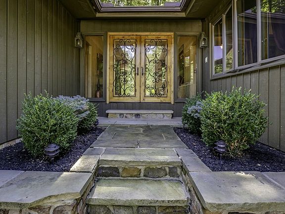 3rd image of 19753 Deer Run Ln