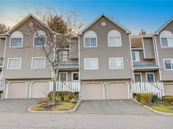 40 Eagle Ridge Way, Nanuet, NY 10954