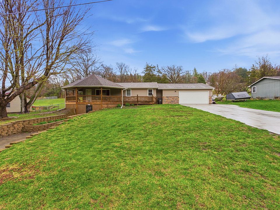 1st image of 155 Parkwood Dr