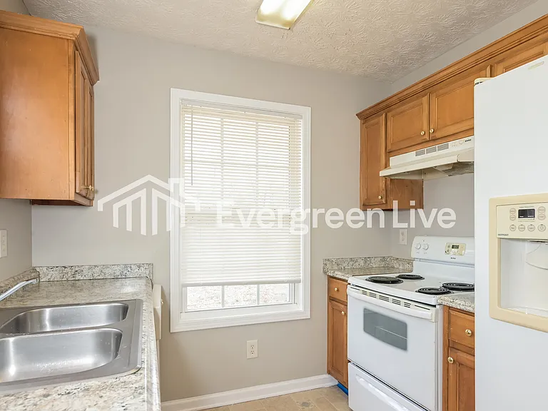 337 Dreamland Ct — Photo 4