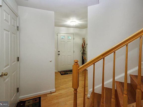 3rd image of 1510 Grosbeak Ct
