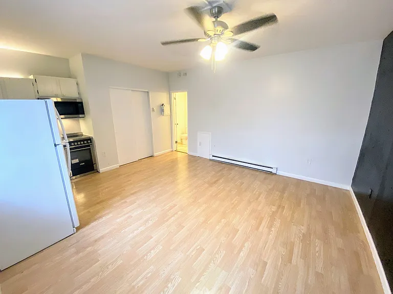 146 W High St #12 — Photo 13