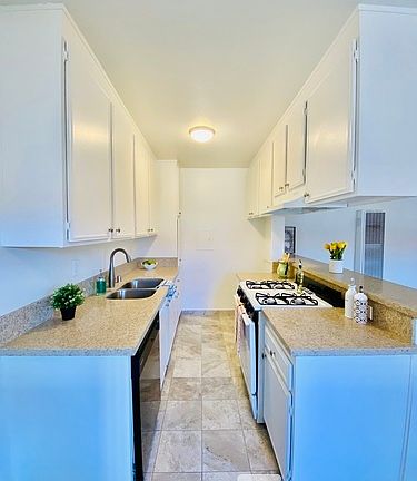 5th image of 732 W Imperial Ave APT 17