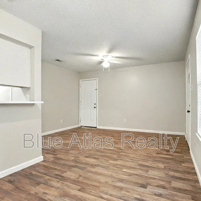 2 bed, 1.0 bath, 700 sqft, $1,395 — Photo 3