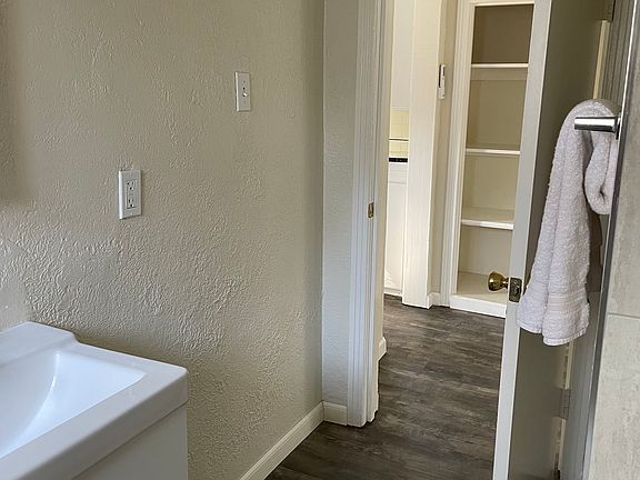 5th image of 4216 58th St #A