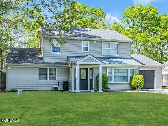 4th image of 2261 Huckleberry Road