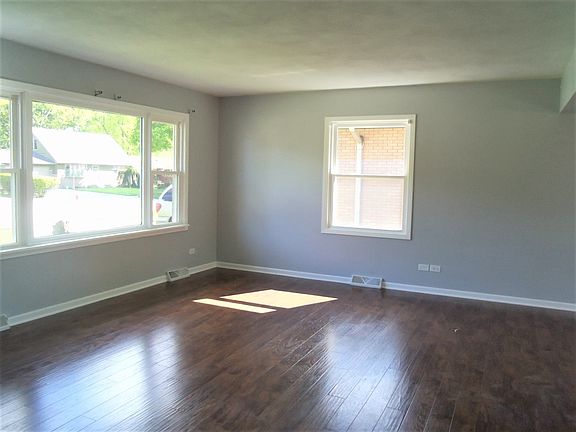 3rd image of 1590 Martha Dr