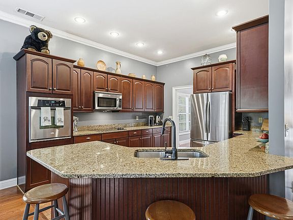 5th image of 144 Monet Dr
