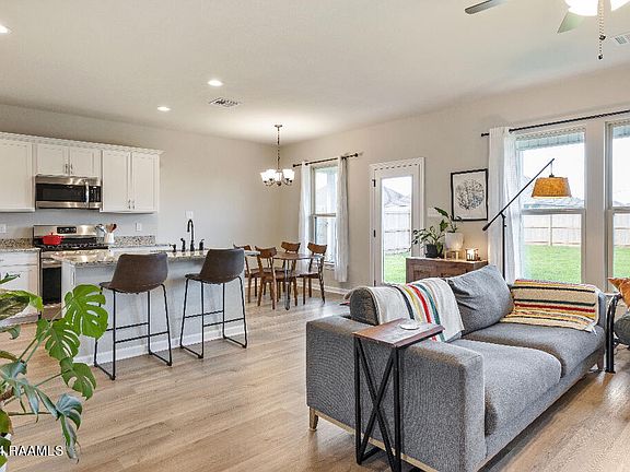 5th image of 303 Tall Meadows Ln