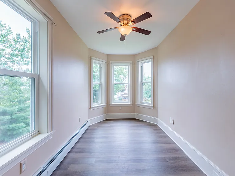 Office/Extra Bedroom