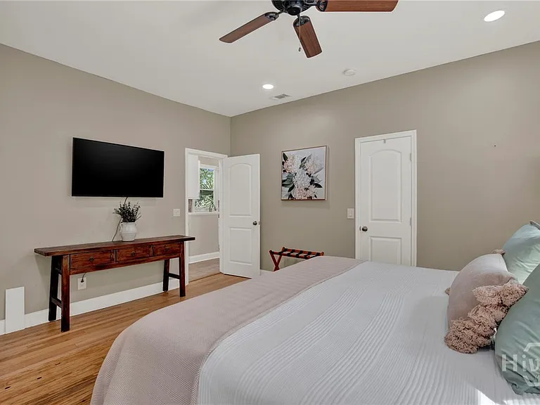 809 E Bolton St — Photo 31