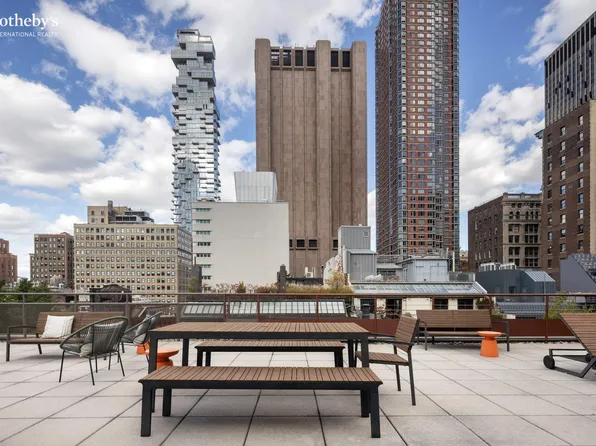 77 Reade Street 2B image 11 of 12