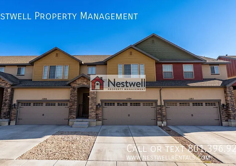 1284 N Willowbrook — Photo 1