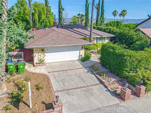 3rd image of 8736 Farralone Ave