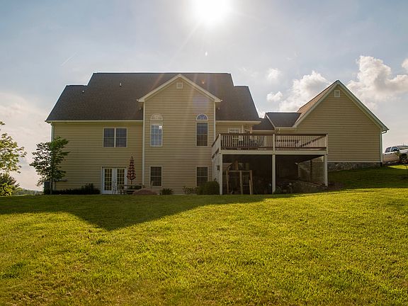 4th image of 225 Cobble Ln