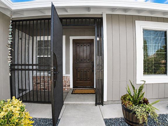 4th image of 3477 Gregory Dr