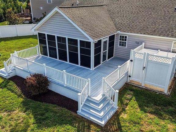 3rd image of 30821 Farmview Ct