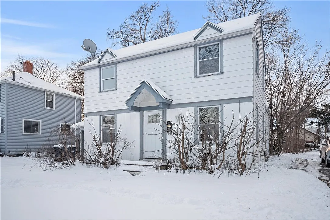 107 Ayer St photo 1