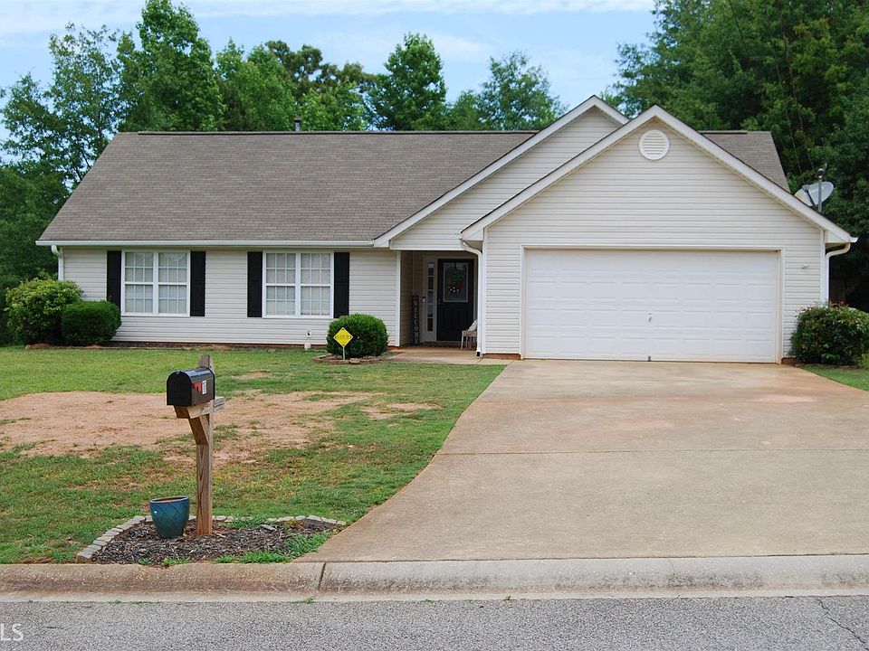 1st image of 10 Lexington Dr