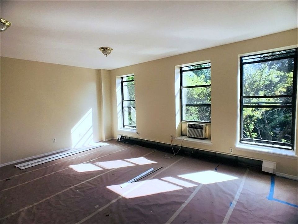 1st image of 35 Central Park N APT 3A