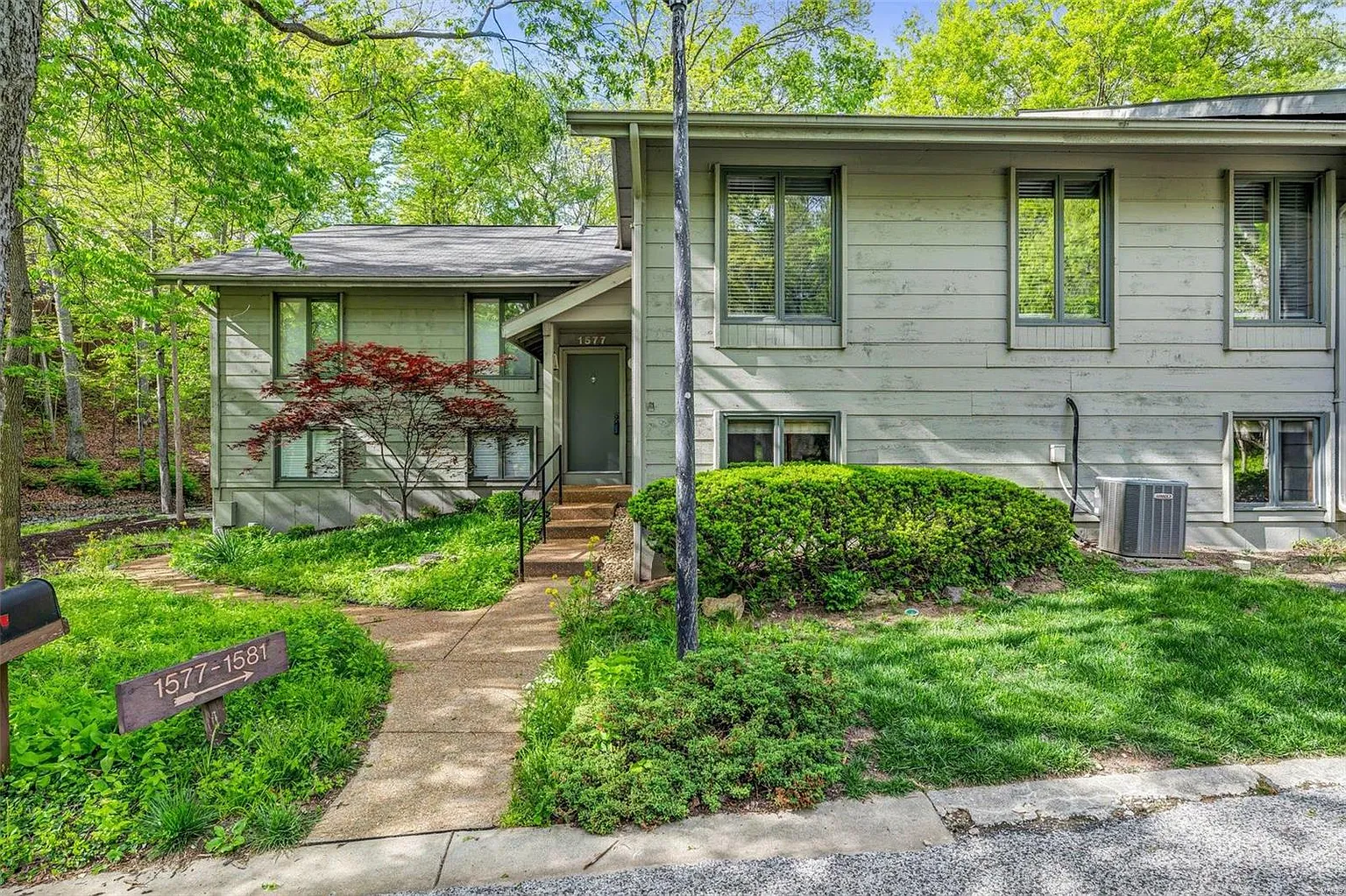 1577 Autumn Leaf Dr photo 1