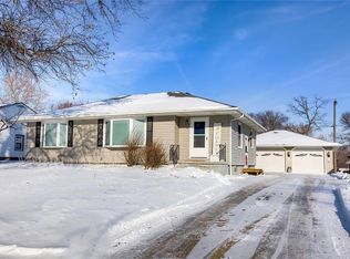 218 SE Park View Dr, Ankeny, IA 50021
