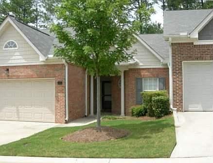 Small Enclave Neighborhood between Kennesaw 