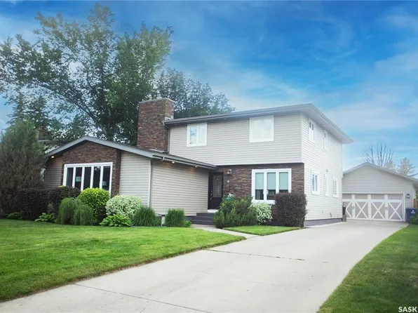 6 HARRINGTON PLACE, Saskatoon, SK S7H 3Y5