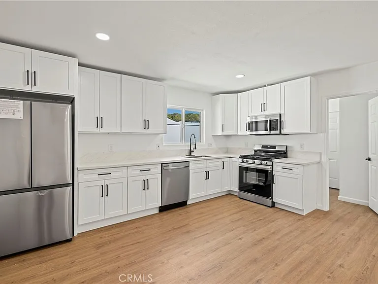 11549 Kagel Canyon St — Photo 14