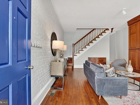 3rd image of 1243 E St SE