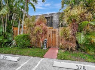 376 Lake Arbor Dr, Palm Springs, FL 33461