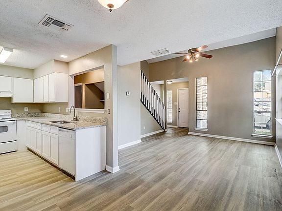 3rd image of 7511 Oak Chas
