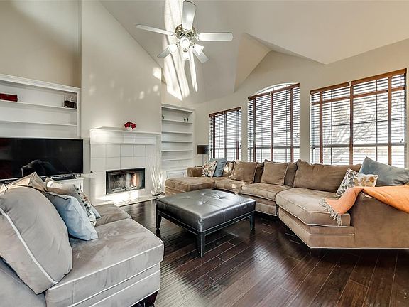 3rd image of 2217 Pecan Ln