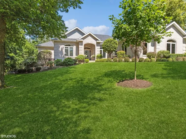 11108 Sandpiper Ct, Spring Grove, IL 60081