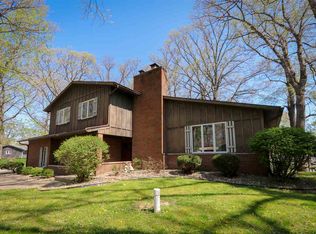 2484 N Shady Ct, Warsaw, IN 46582