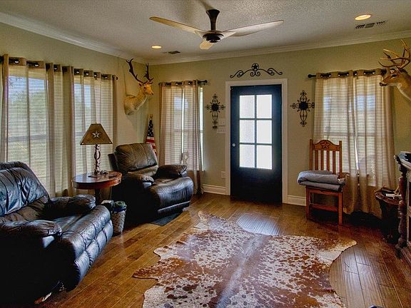5th image of 1446 CR 1610