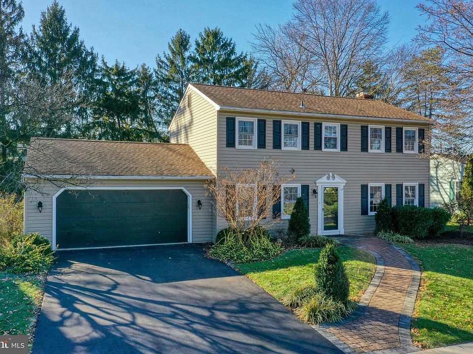 1st image of 804 Carman Dr