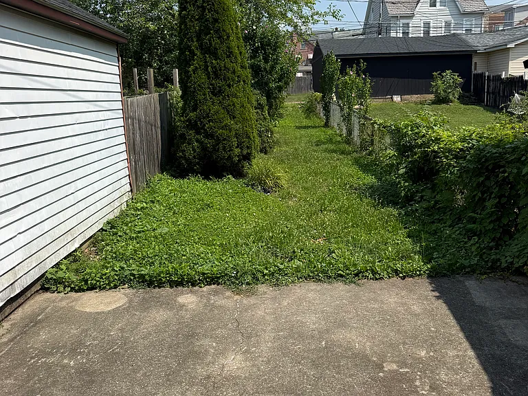 136 W Fairview St — Photo 12