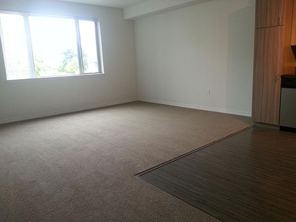 4th image of 12340 NE 115th Pl #329
