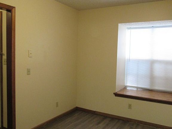 5th image of 2025 Cambridge Cir
