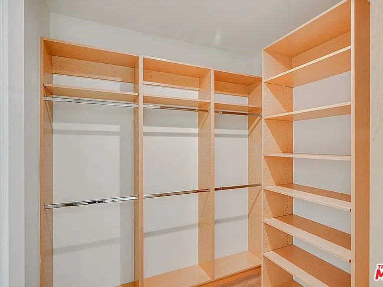 14419 Riverside Dr #306 — Photo 18