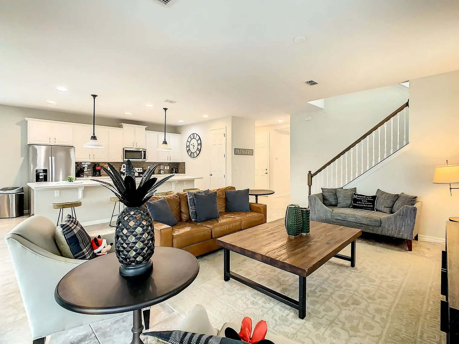 6 bed, 4.0 bath, 2744 sqft, $5,916 — Photo 4