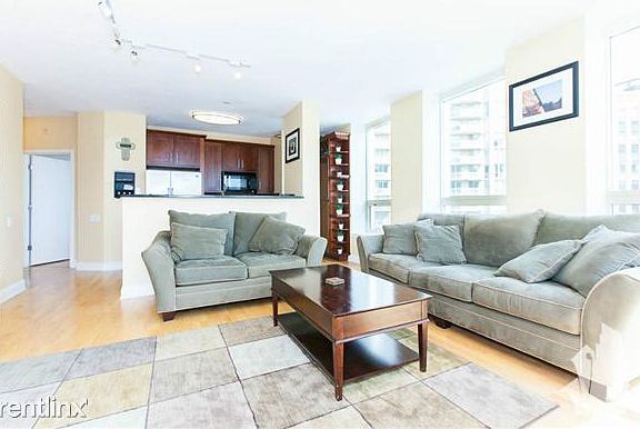 5th image of 600 N Kingsbury St APT 1403