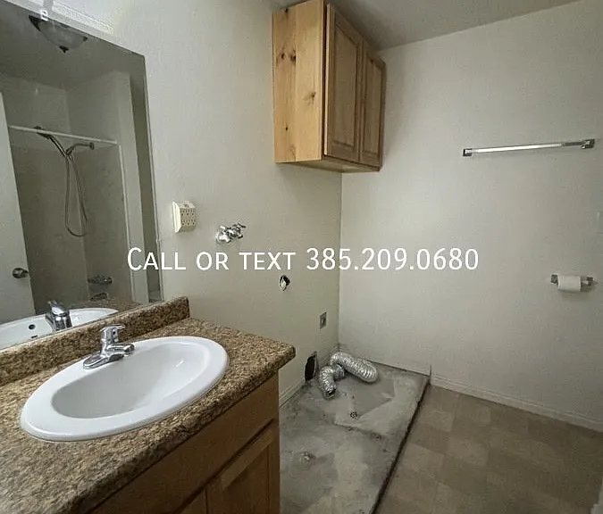 567 N 880 E #6 — Photo 11