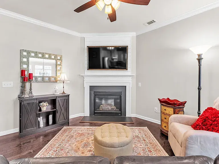 3 bed, 2.5 bath, 1562 sqft, $1,800 — Photo 4