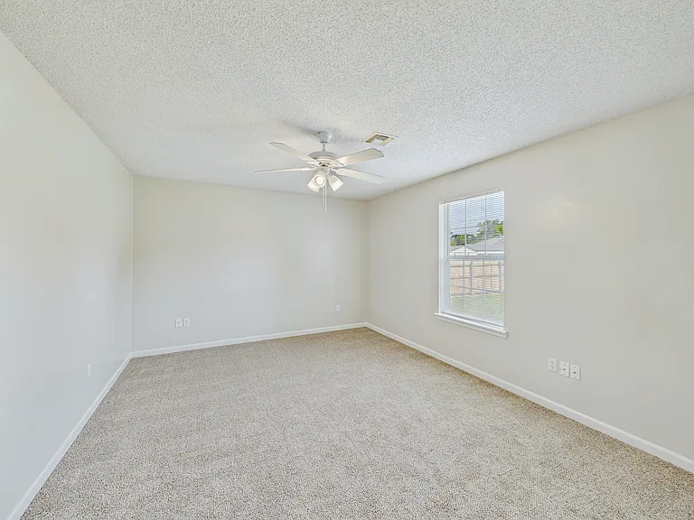1824 Pinewood Cove-15_08042026