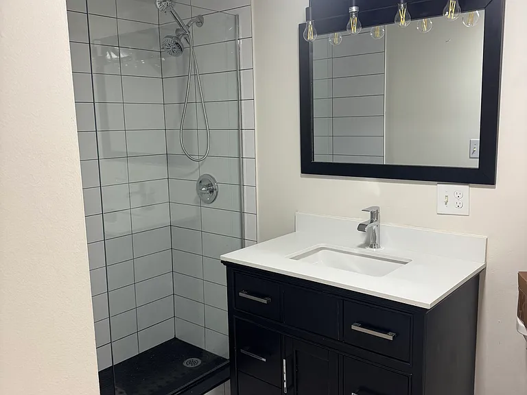 26 Julian St #B — Photo 6