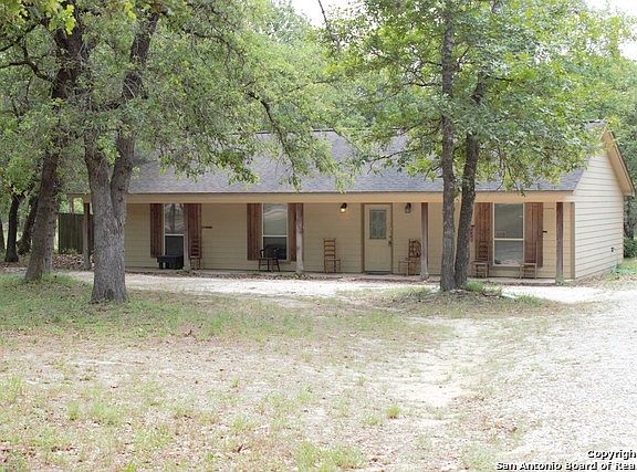 2nd image of 253 Oak Hollow Dr