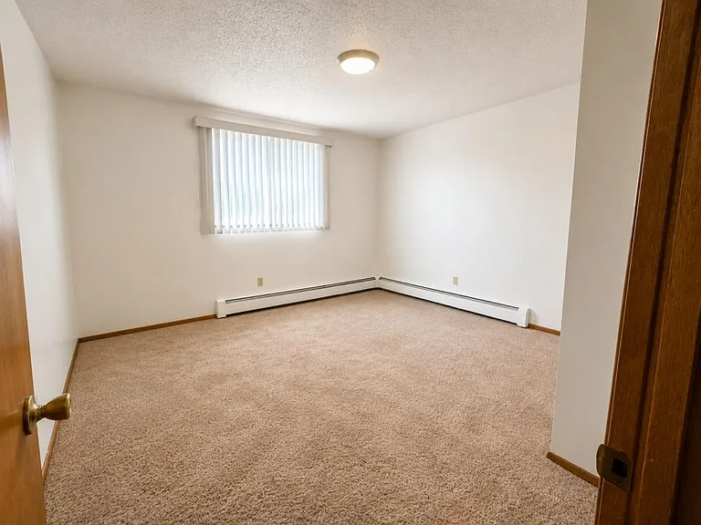 1504 Shannon Dr NE — Photo 8